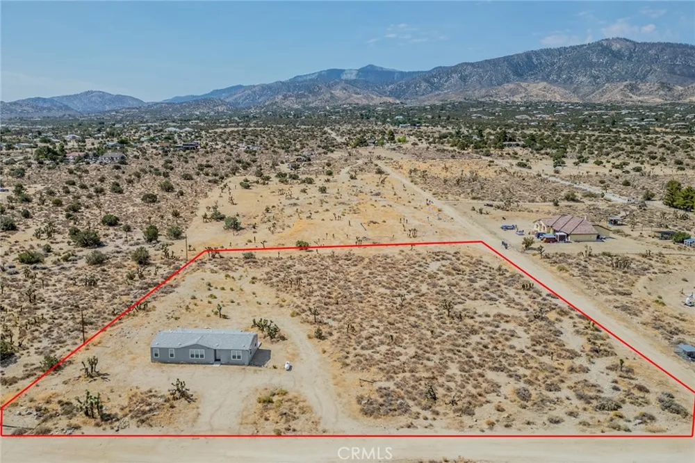 1573 Smoke Tree Road Pinon Hills, CA 92372