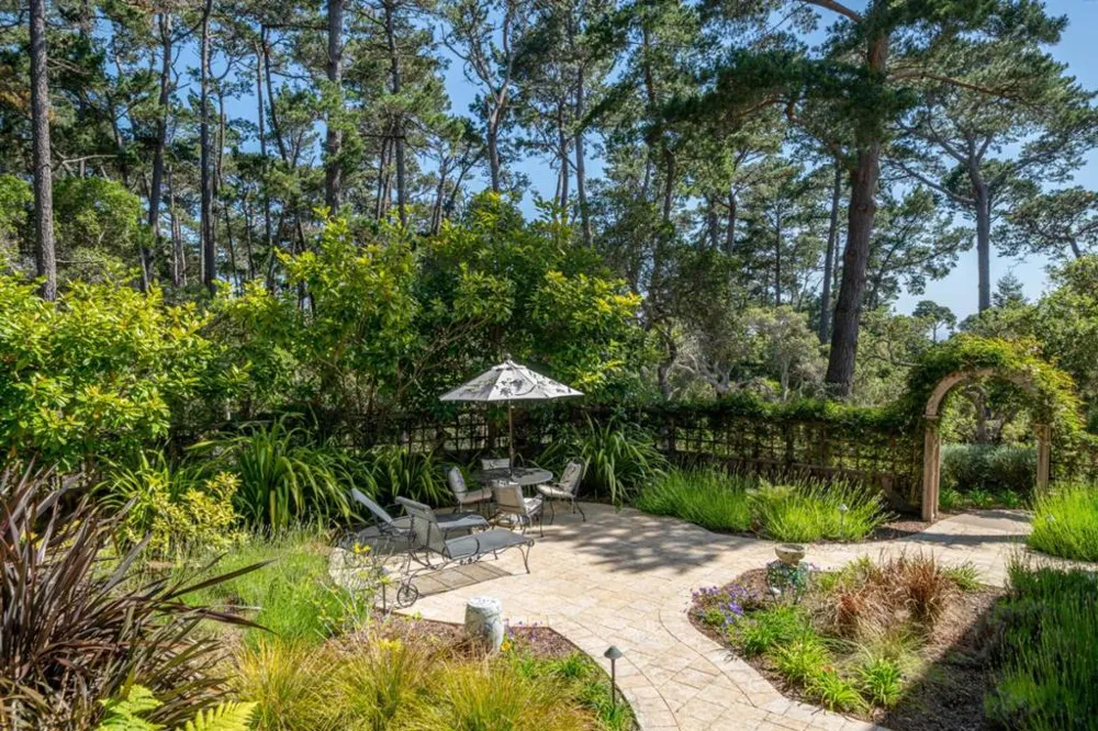 1565 Riata Road Pebble Beach, CA 93953