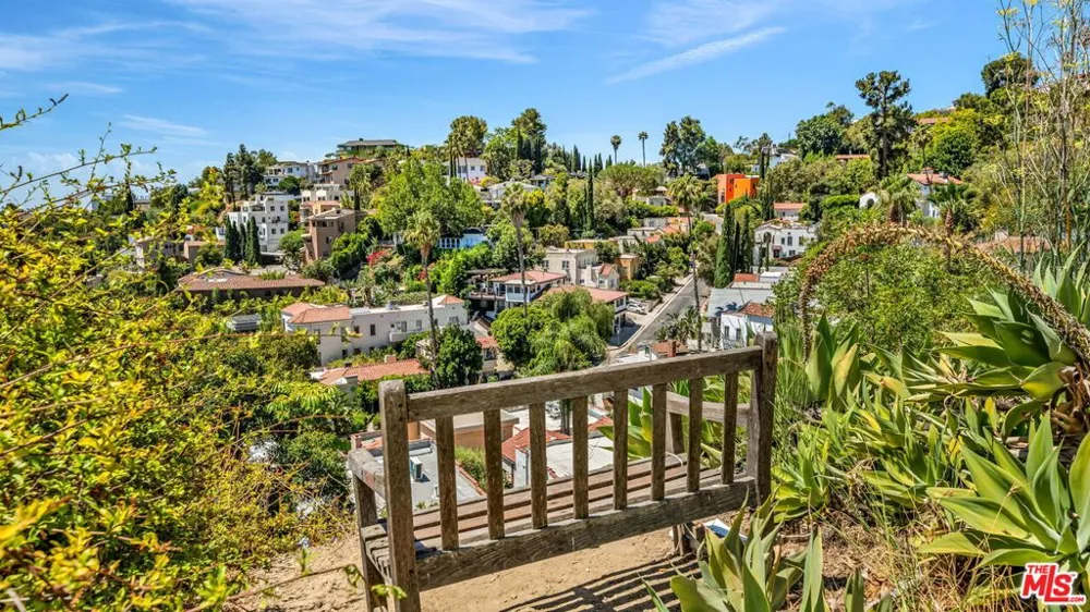 2172 Broadview Terrace Hollywood Hills, CA 90068