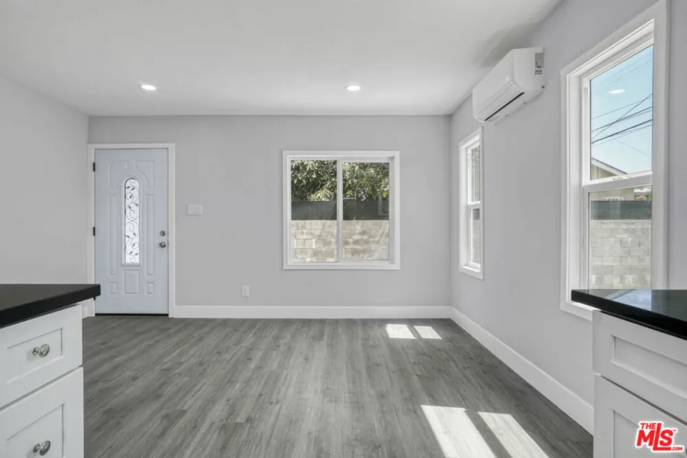 1254 Exposition Boulevard Los Angeles, CA 90007