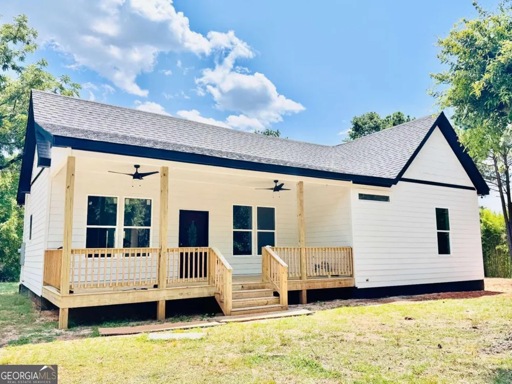 1859 William Smith RD Elberton, GA 30635