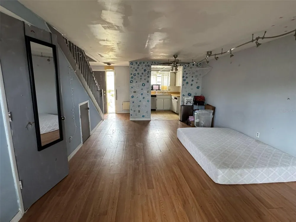 2811 S PINES DRIVE #18 Largo, FL 33771