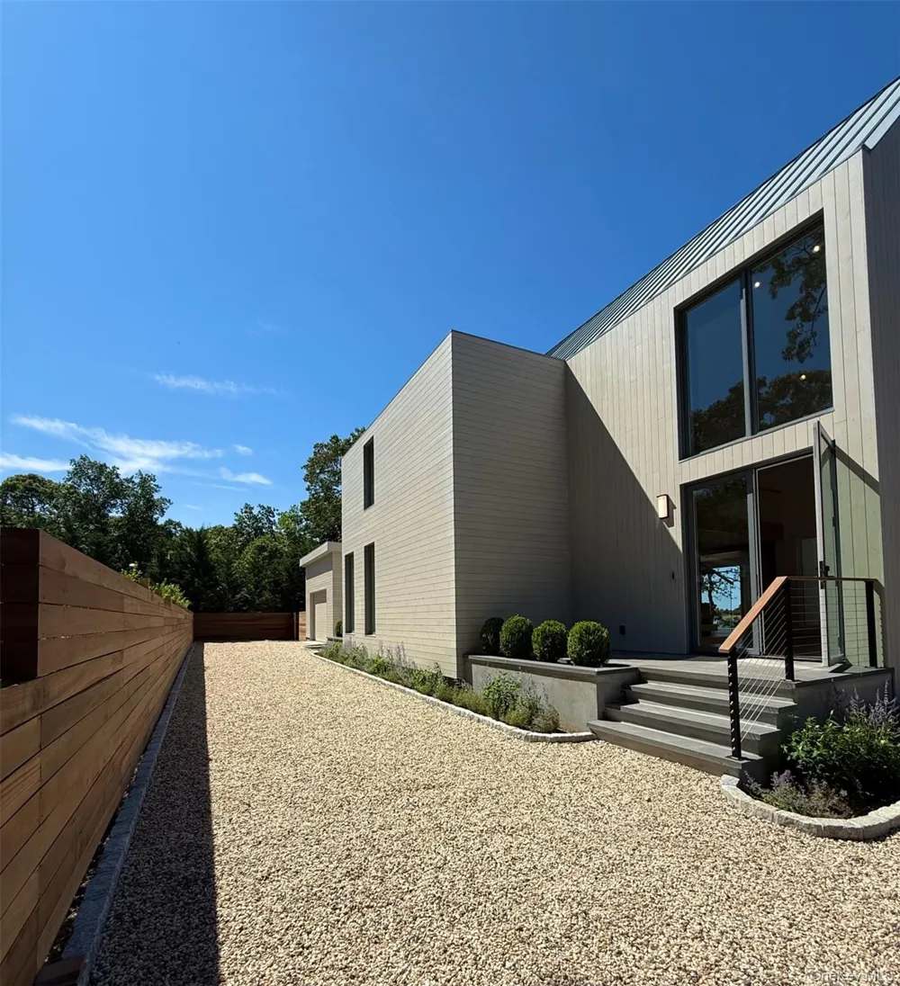 6370 Skunk Lane Cutchogue, NY 11935