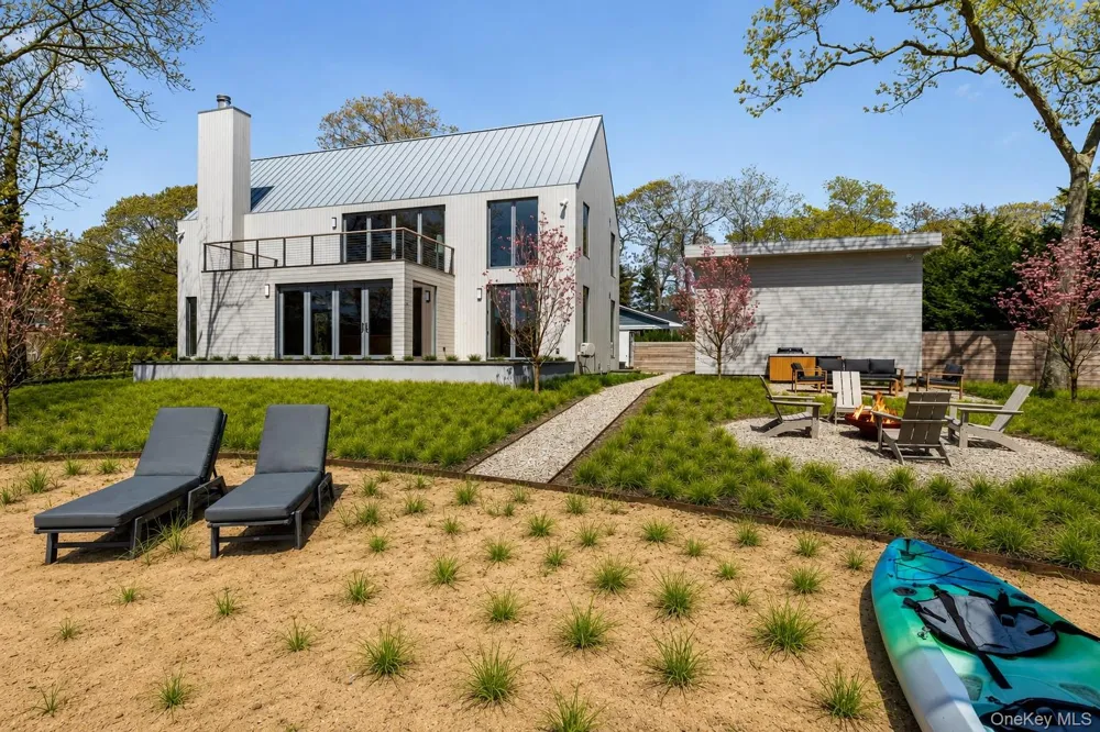 6370 Skunk Lane Cutchogue, NY 11935