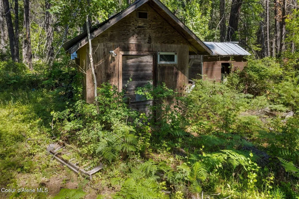 1521 Selkirk Road Sandpoint, ID 83864