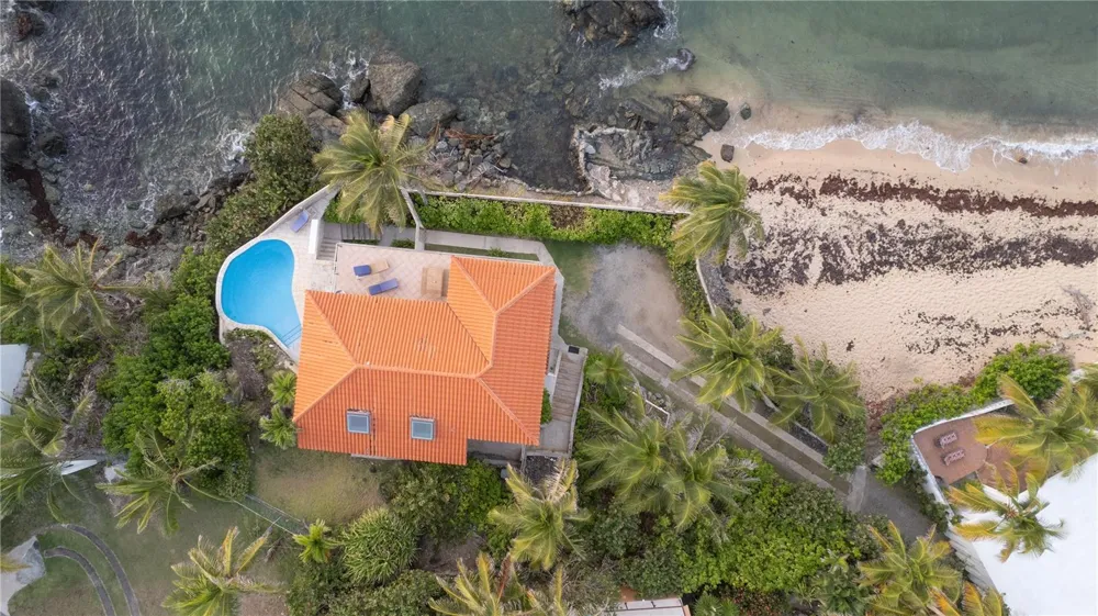 294 BRAVOS DE BOSTON Vieques, PR 00765