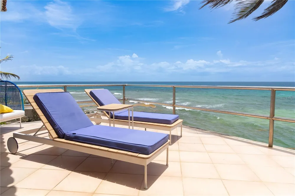 294 BRAVOS DE BOSTON Vieques, PR 00765