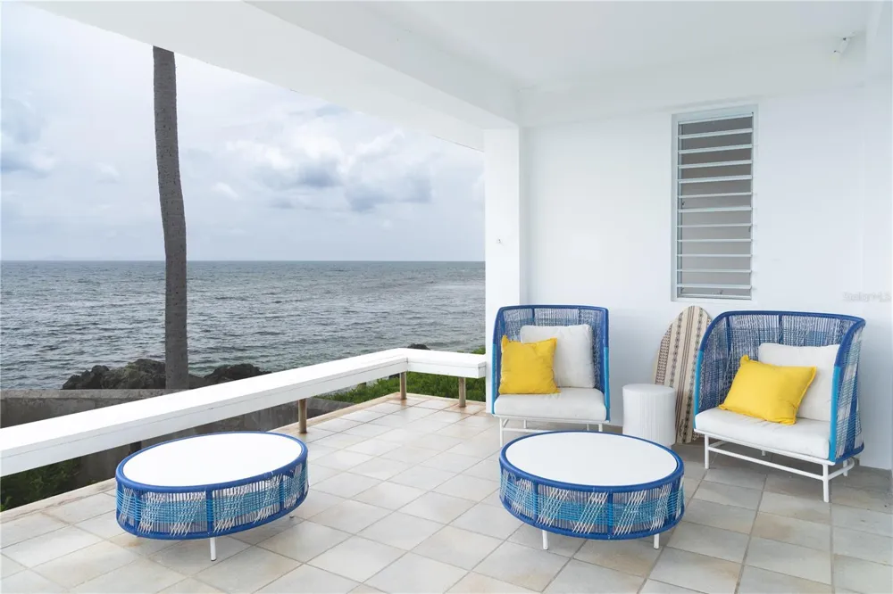 294 BRAVOS DE BOSTON Vieques, PR 00765