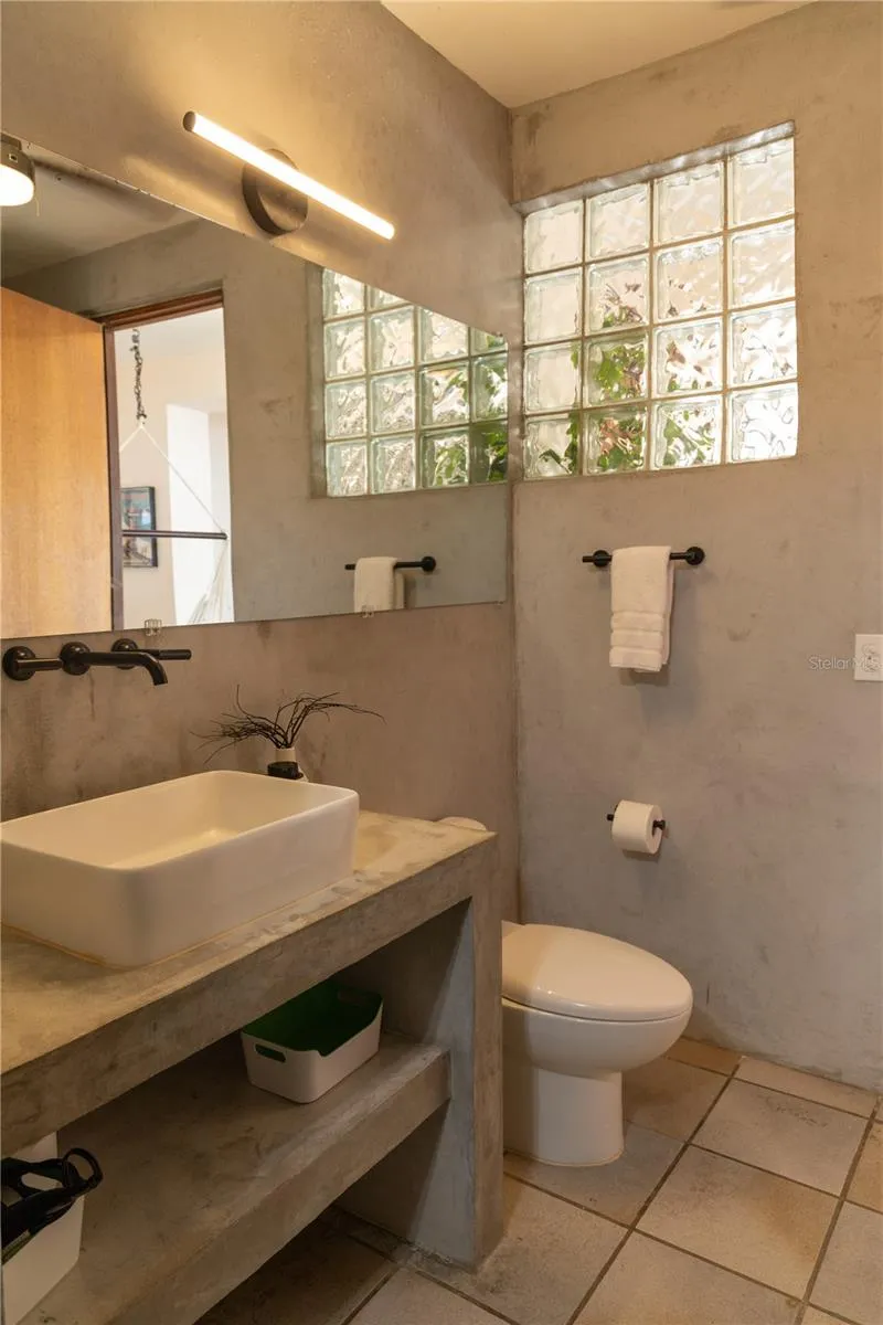 294 BRAVOS DE BOSTON Vieques, PR 00765