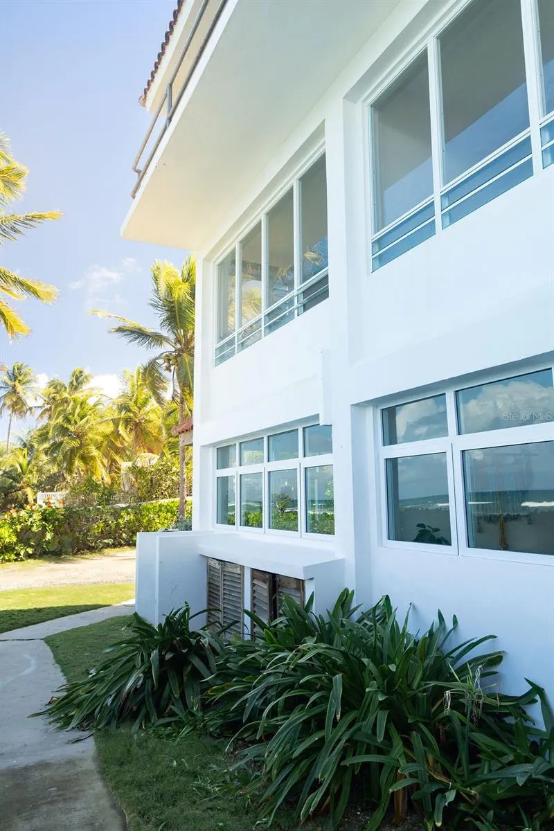 294 BRAVOS DE BOSTON Vieques, PR 00765
