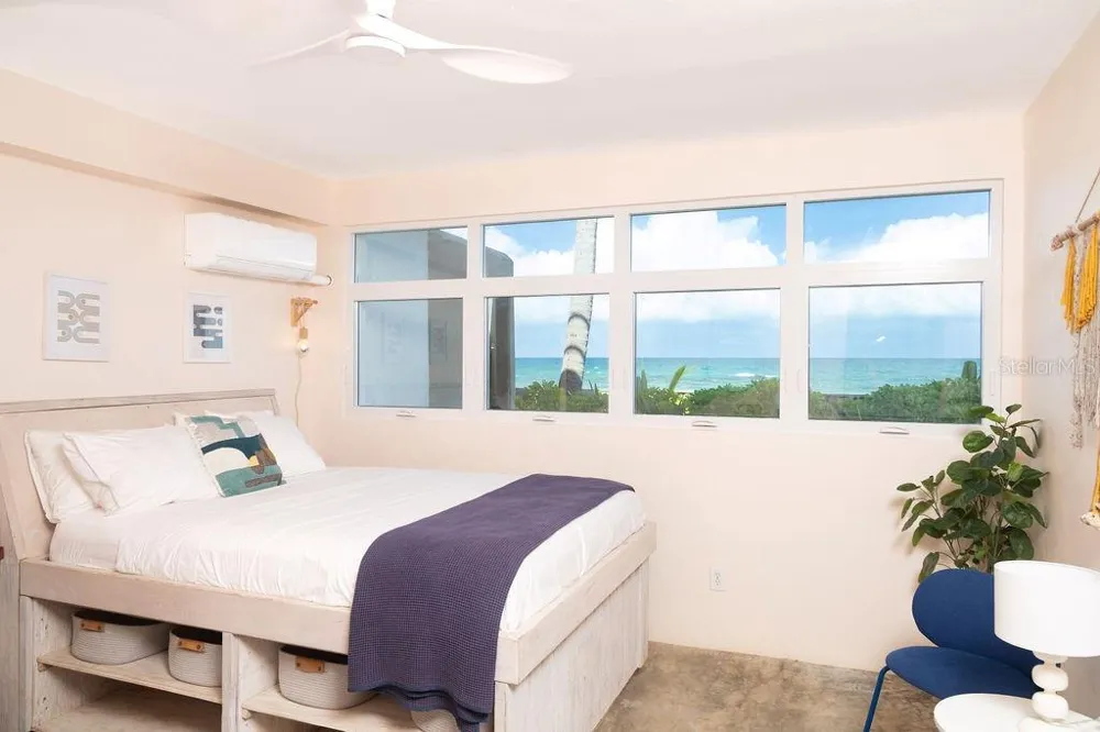294 BRAVOS DE BOSTON Vieques, PR 00765