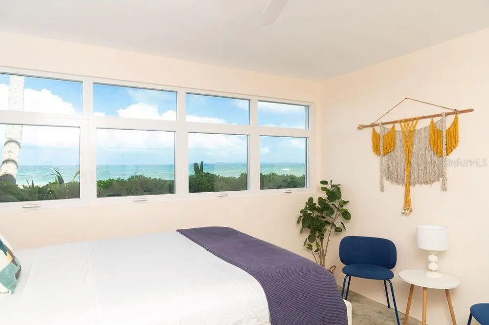 294 BRAVOS DE BOSTON Vieques, PR 00765