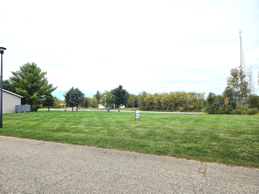 11615 E Bear SE #37 Alto, MI 49302