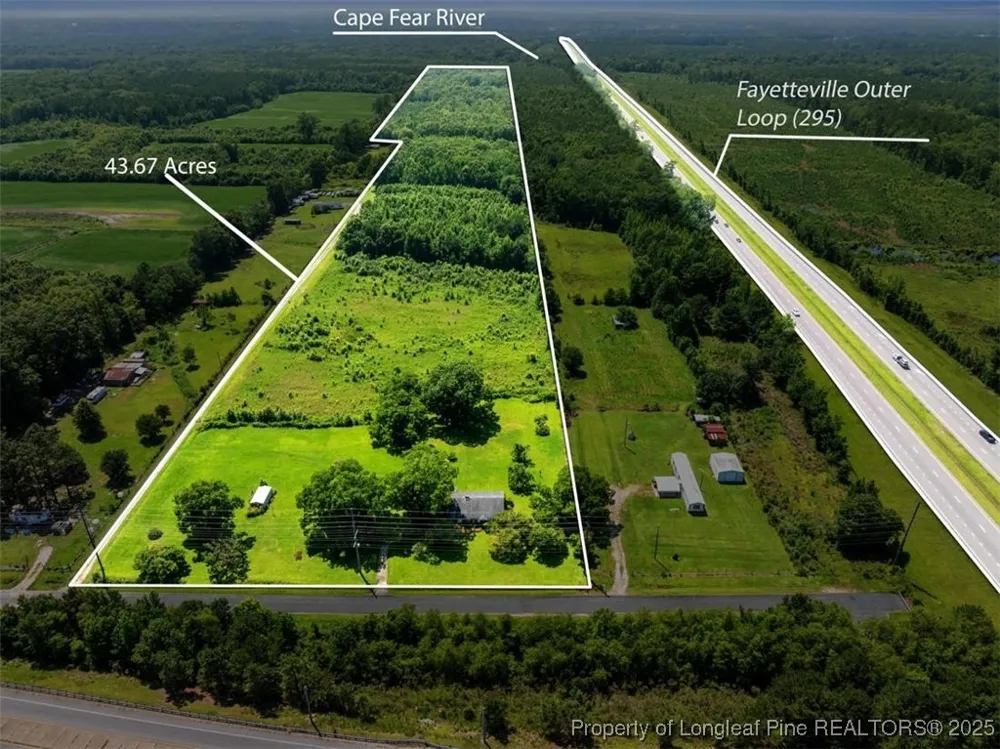 4247 River Road Wade, NC 28395