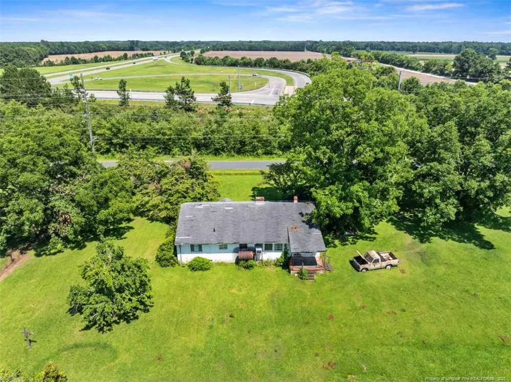 4247 River Road Wade, NC 28395