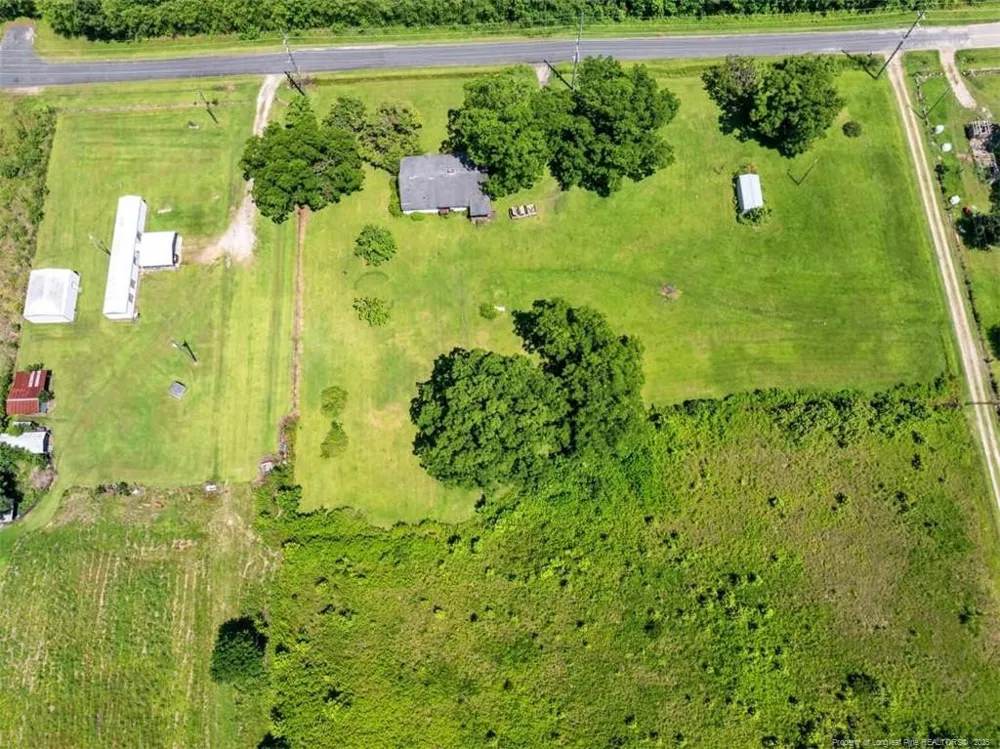 4247 River Road Wade, NC 28395