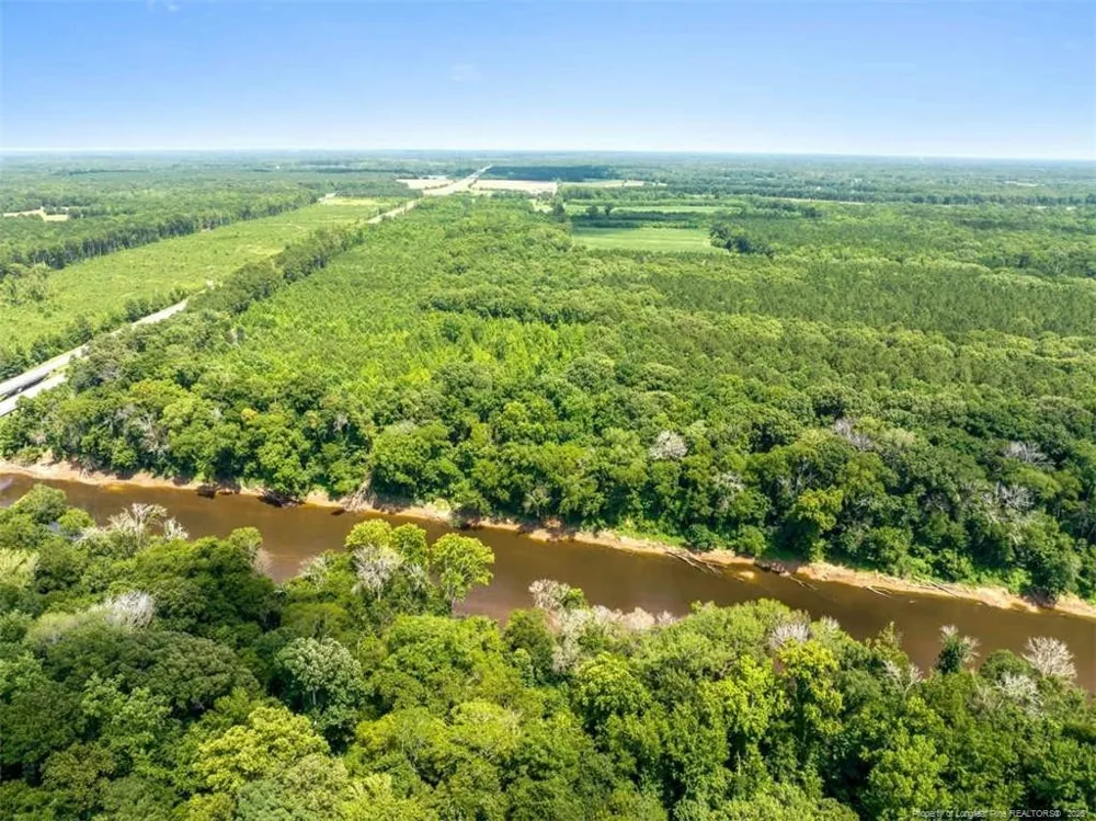 4247 River Road Wade, NC 28395