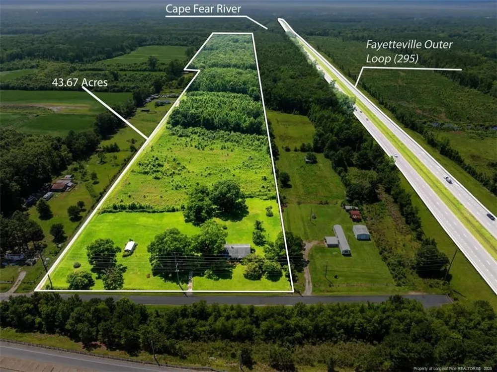 4247 River Road Wade, NC 28395