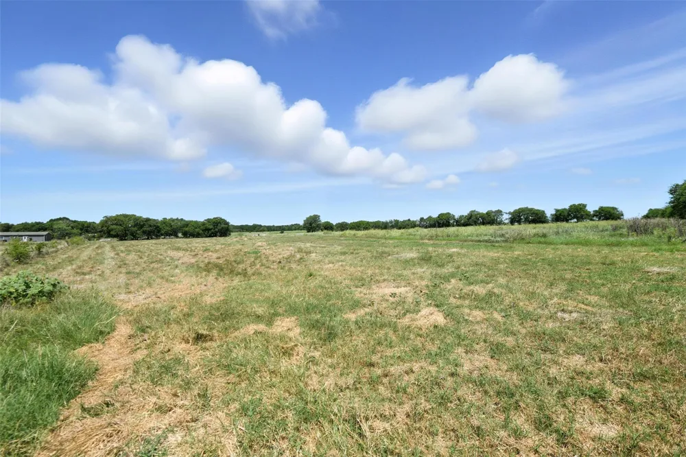 Eakin Cemetery Road Dish, TX 76247