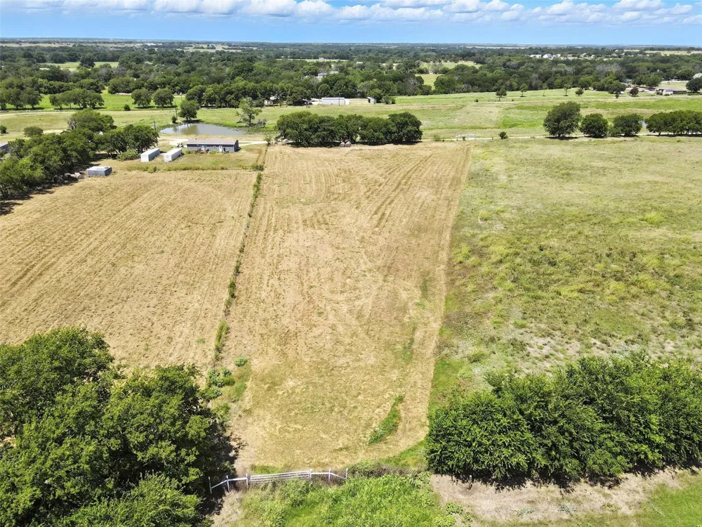 Eakin Cemetery Road Dish, TX 76247