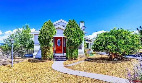470 NW Cedar Avenue
