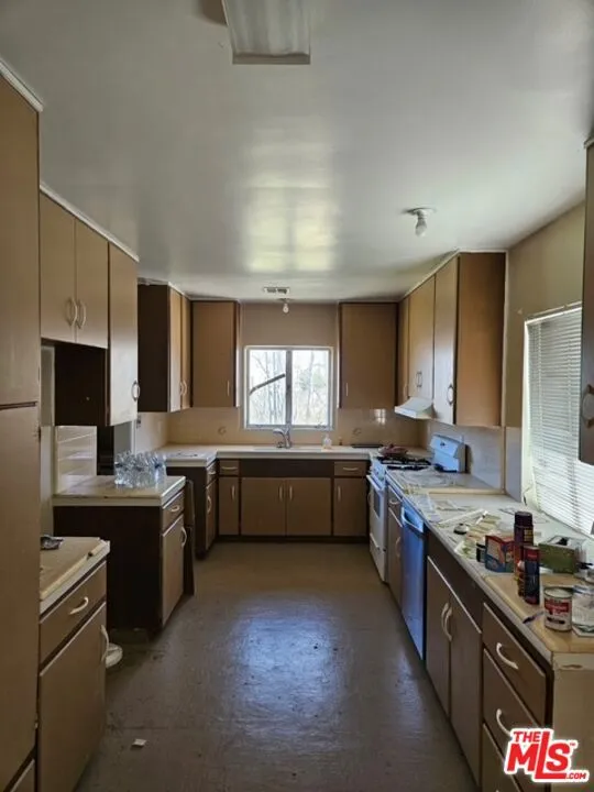 1300 W Valley Boulevard Tehachapi, CA 93561