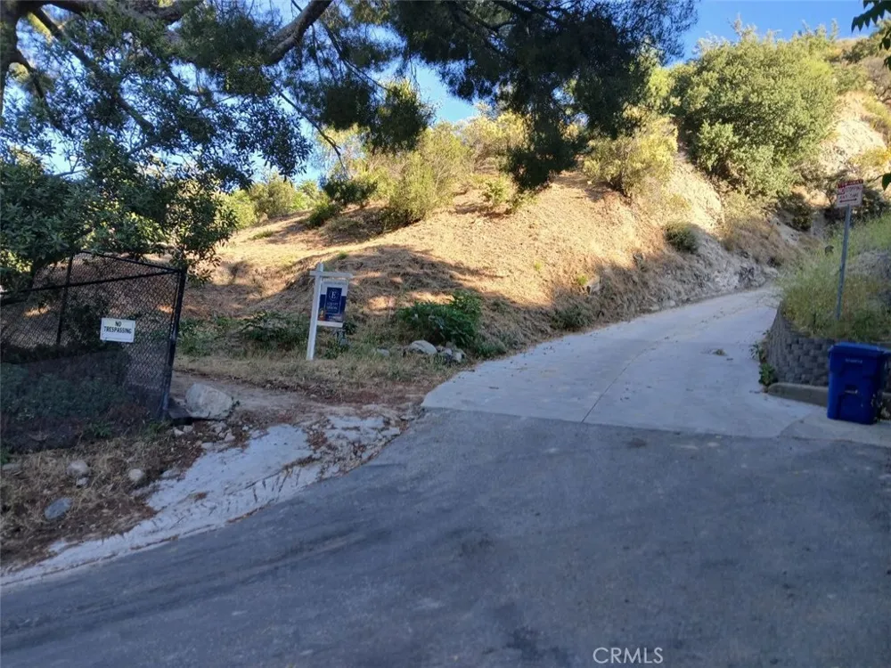 9739 Oak Bend Drive Tujunga, CA 91042