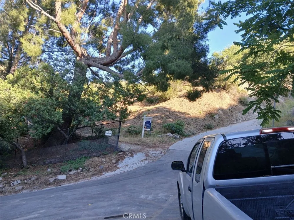 9739 Oak Bend Drive Tujunga, CA 91042
