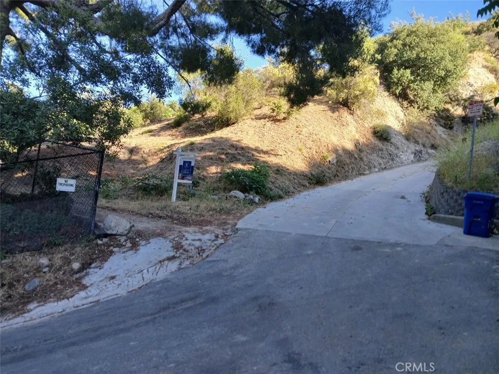 9739 Oak Bend Drive Tujunga, CA 91042