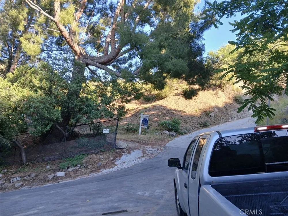 9739 Oak Bend Drive Tujunga, CA 91042