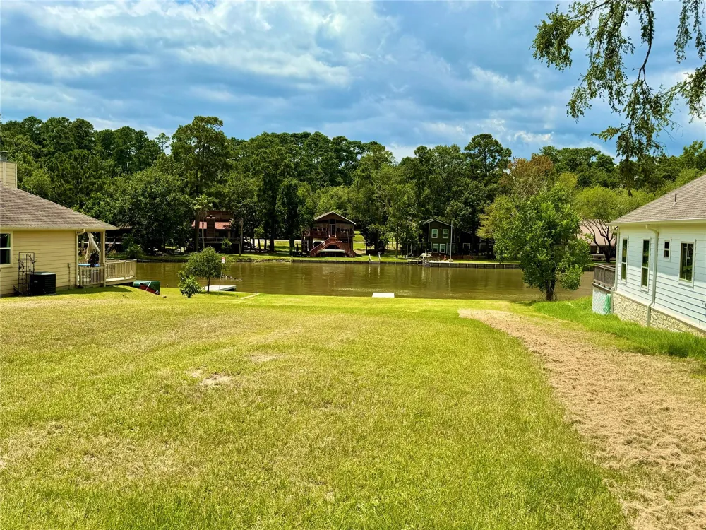 299 Twin Magnolia Onalaska, TX 77360