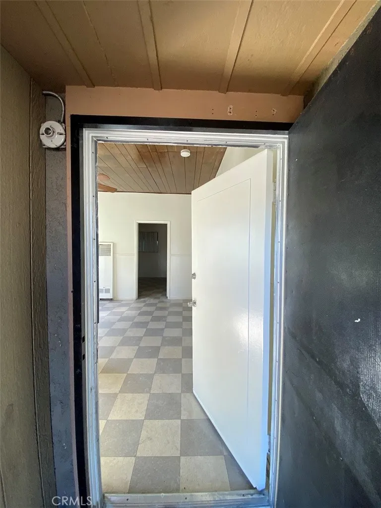 7533 Maie Avenue Los Angeles, CA 90001