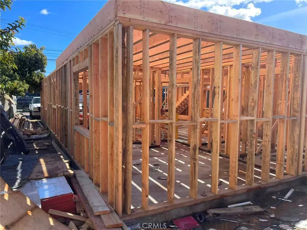 7533 Maie Avenue Los Angeles, CA 90001