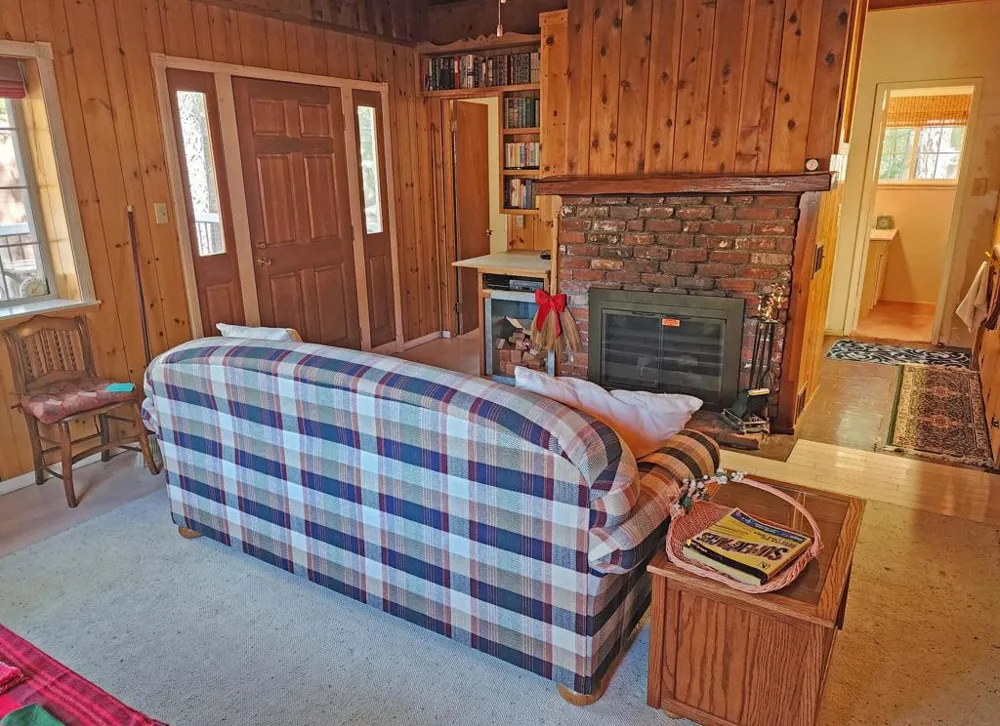 2481 Spruce Drive Arrowbear, CA 92382