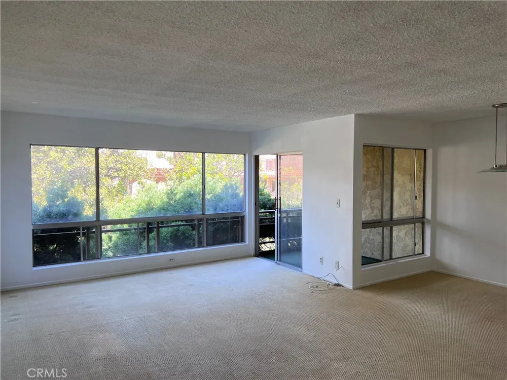 5600 Kensington Way #209 Culver City, CA 90230