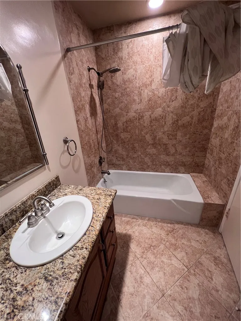 5600 Kensington Way #209 Culver City, CA 90230