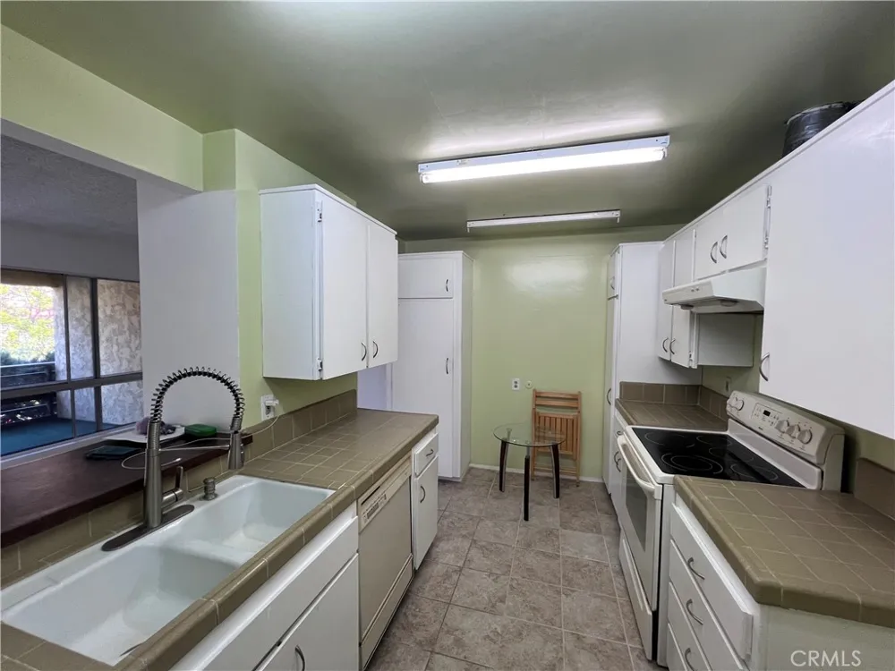 5600 Kensington Way #209 Culver City, CA 90230