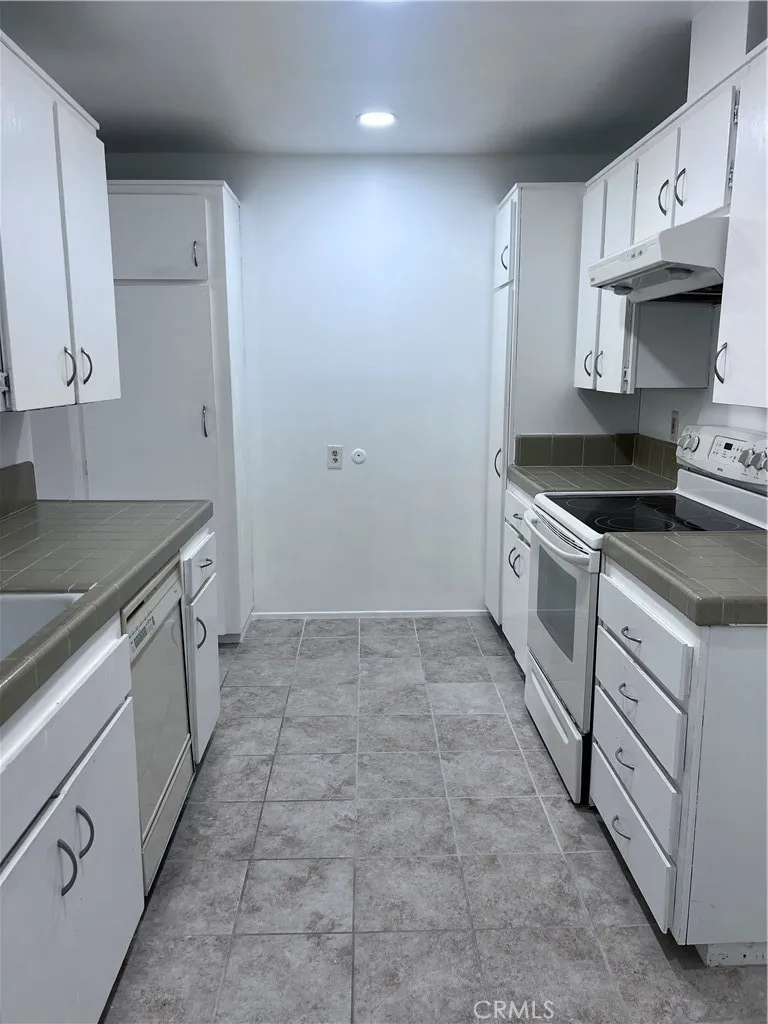 5600 Kensington Way #209 Culver City, CA 90230
