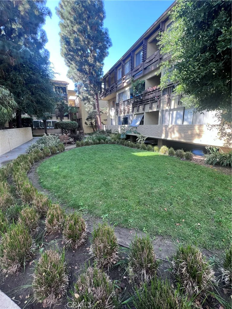5600 Kensington Way #209 Culver City, CA 90230