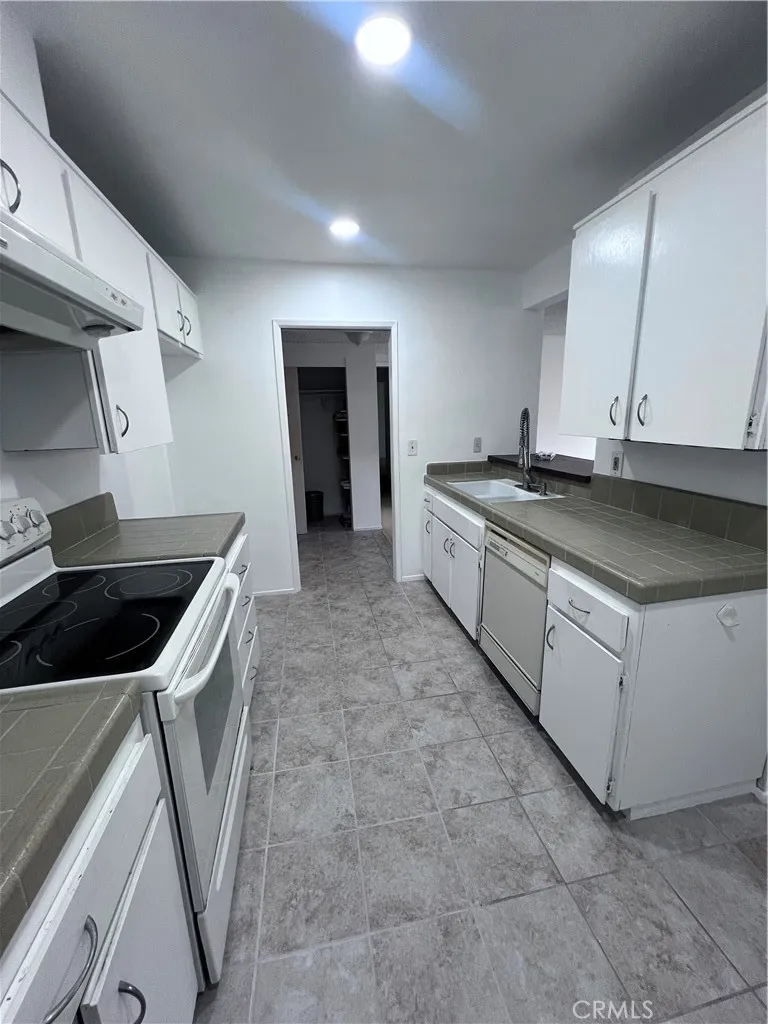 5600 Kensington Way #209 Culver City, CA 90230