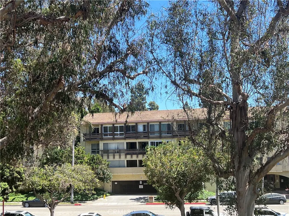 5600 Kensington Way #209 Culver City, CA 90230