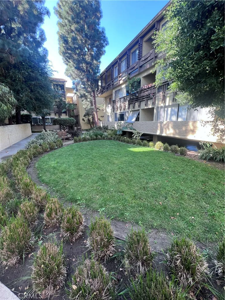 5600 Kensington Way #209 Culver City, CA 90230