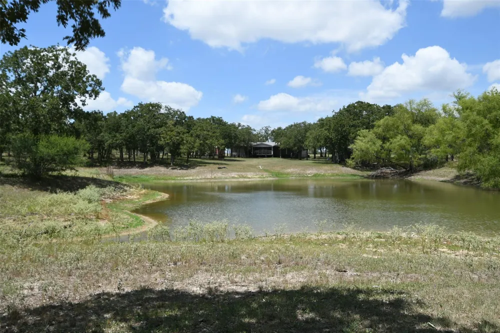 1974 County Road 404 Flatonia, TX 78941