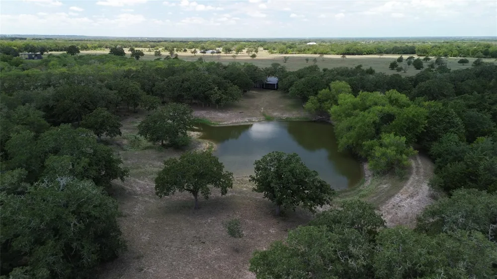 1974 County Road 404 Flatonia, TX 78941