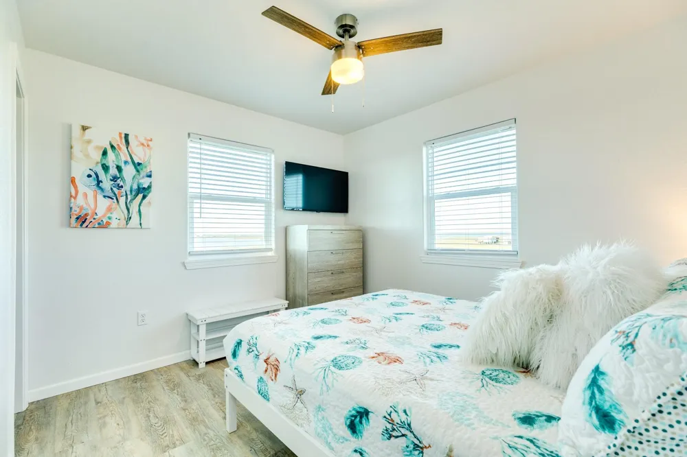 919 Blue Water Hwy Surfside Beach, TX 77541