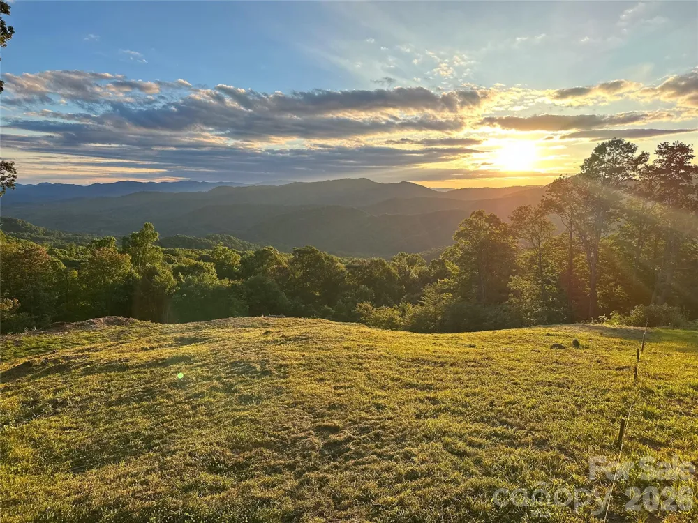 TBD Nicholas Knoll Road Bakersville, NC 28705