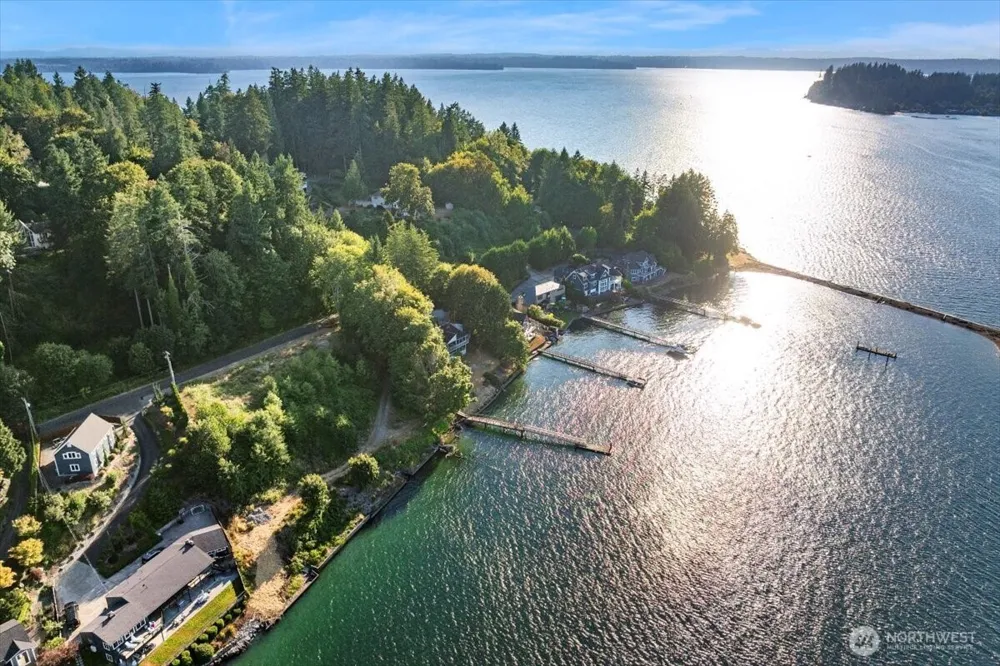 115 Bella Bella Drive Fox Island, WA 98333