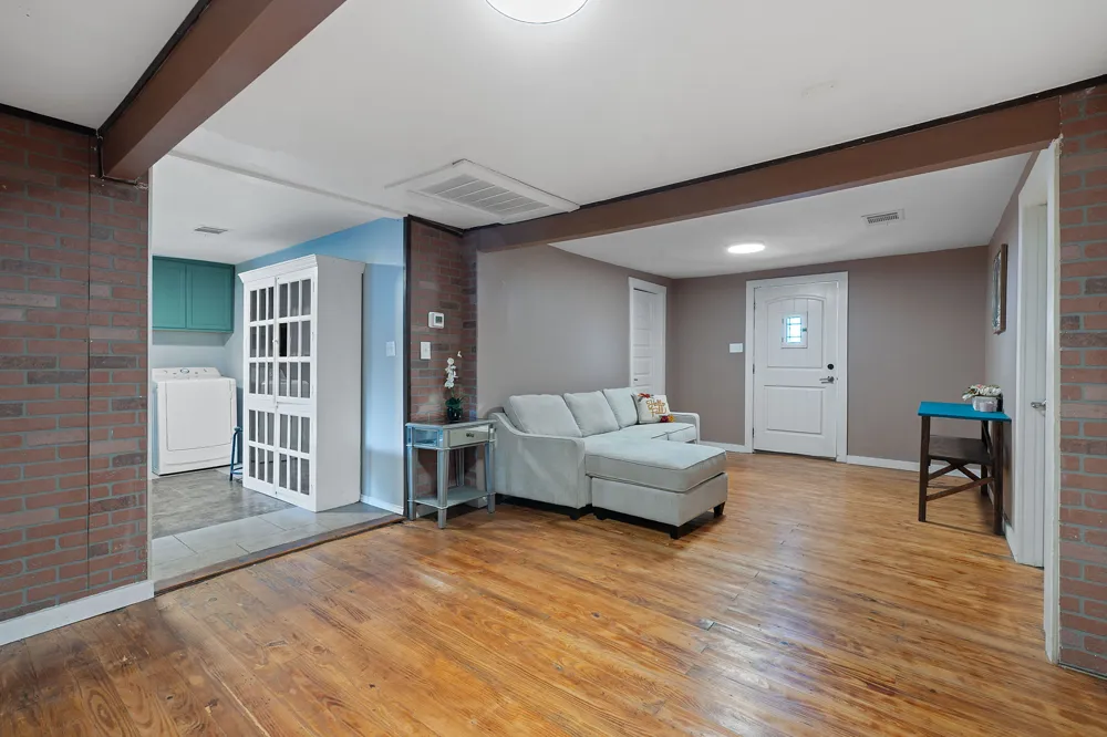 1013 Colorado Street Lockhart, TX 78644
