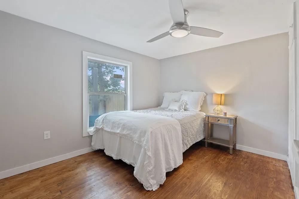 1013 Colorado Street Lockhart, TX 78644