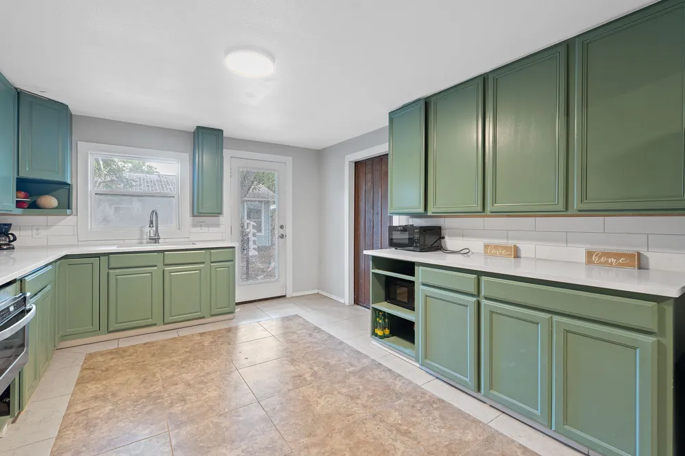 1013 Colorado Street Lockhart, TX 78644